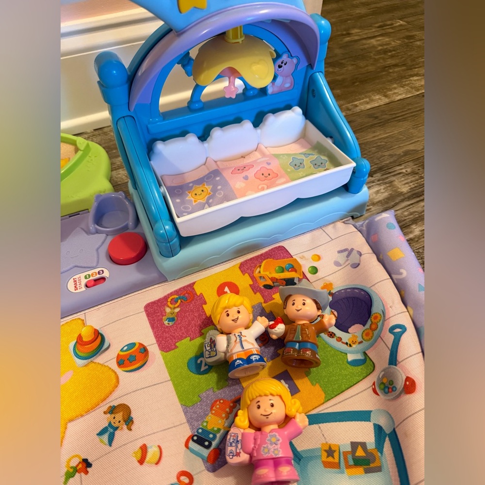 Little people nursery and little people figurine set bundle - Picture 4 of 11
